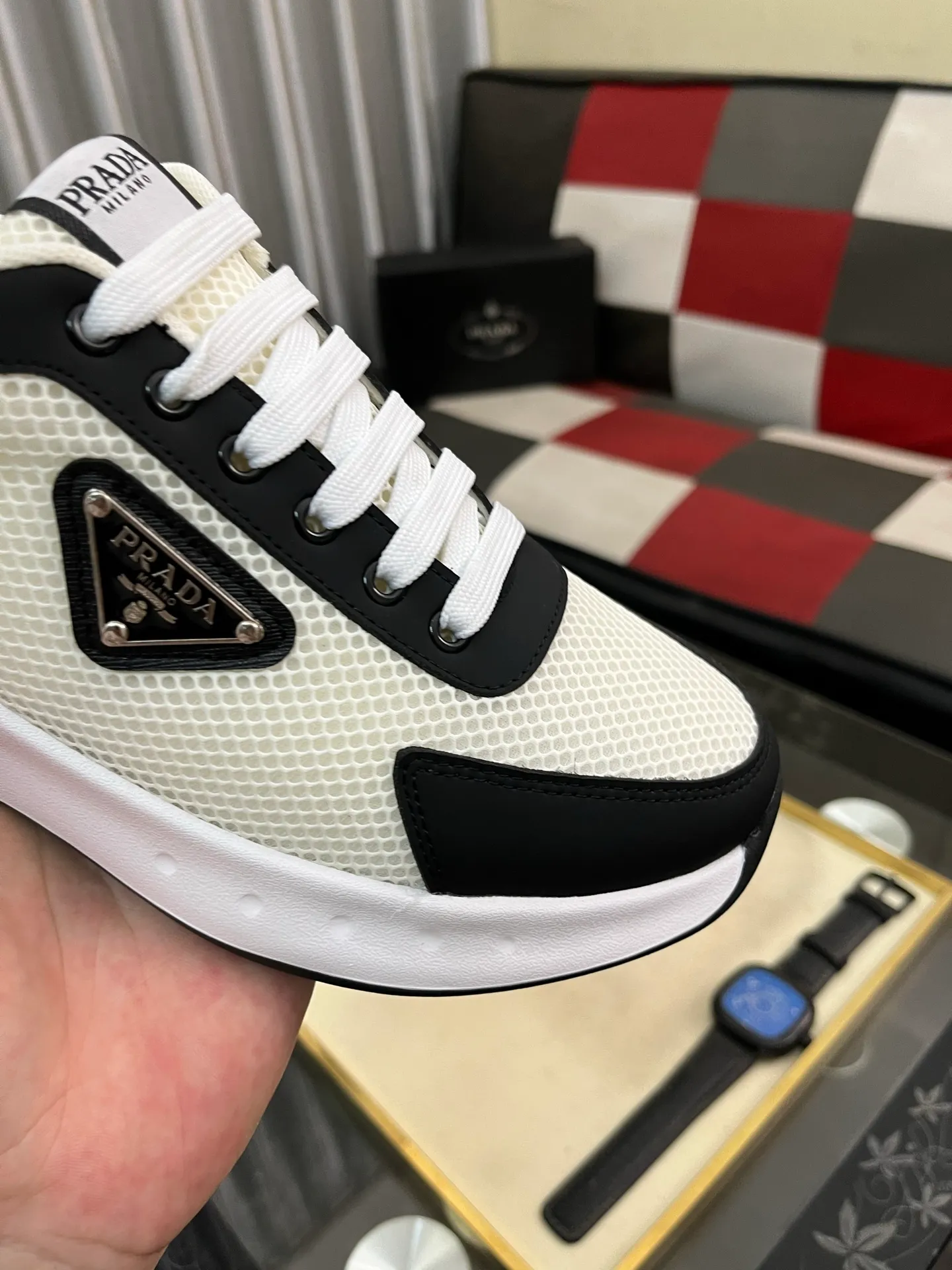 Men's shoes 💰440⌚️⌚️ PRADA [Prada] popular men's shoes, casual shoes and sports shoes! High-end quality 🍀 The upper is made of imported original cowhide 💥 cowhide lining; the original molded outsole. The style is upright and elegant, comfortable and versatile💪 Three quality guarantees Size number: 38-44, 4️⃣ colors available